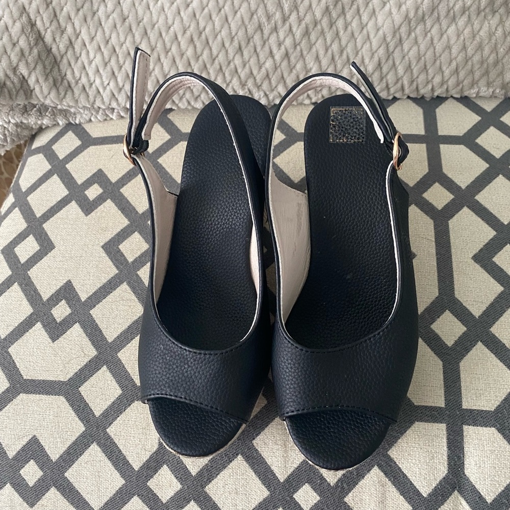 Elegant Black Slingback Sandals
